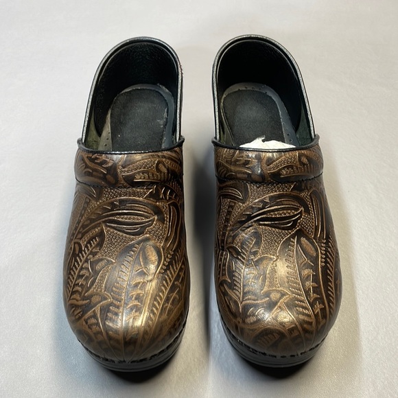 Dansko Women’s Clogs Slip On Closed Back Leather Upper Size 38 Brown 906530202 - Picture 3 of 17